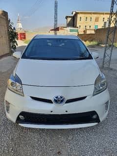 Toyota Prius Pearl white 2014 G Led with leather Electric seats