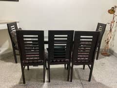 dinning table / 6 seater dinning table / table / furniture