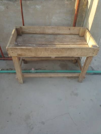 goat feed stand