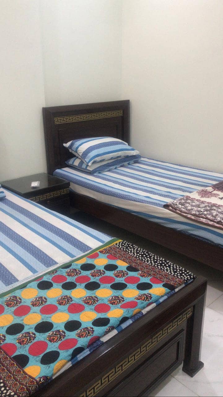 3 BED ROOM GUEST HOUSE PER DAY RENT 2 FLATS IN SOLDIER BAZAR 11