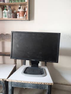 Samsung lcd 24 inches 360 rotateable stand