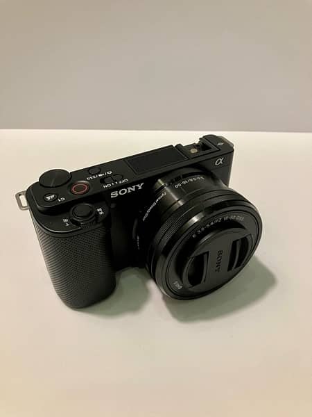 Sony ZV-E10 with 16-50mm Kit Lens 0