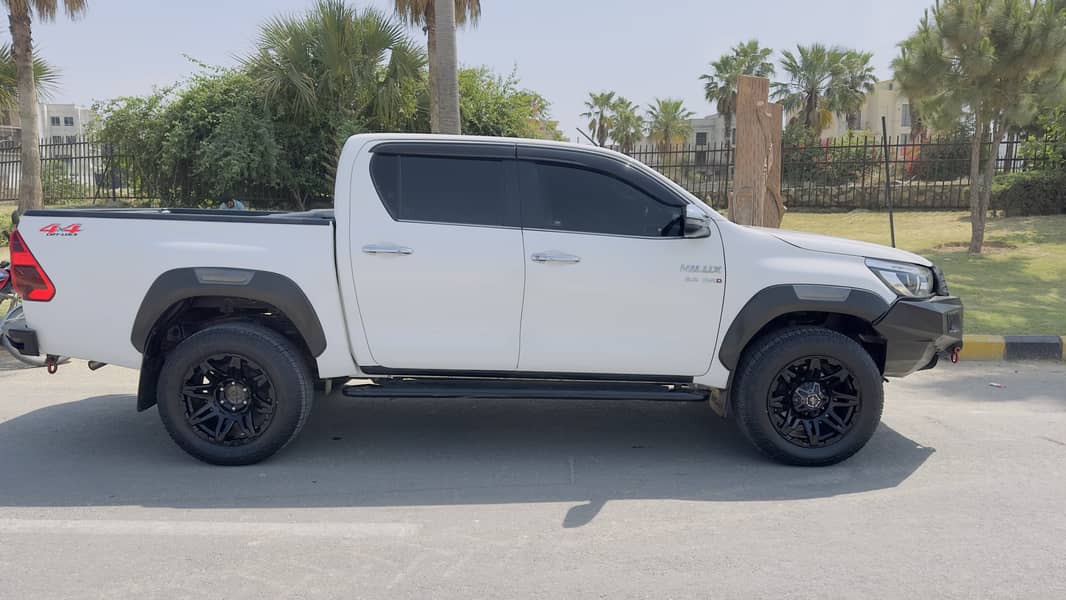 Toyota Hilux Revo V Automatic 2.8 2019 5