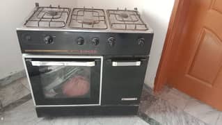 Gas Ovan/Cooking Range (slitly used )