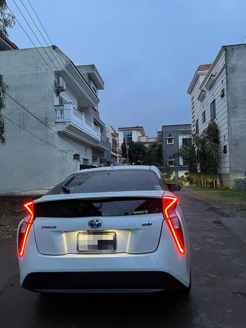 Toyota Prius 2021 4