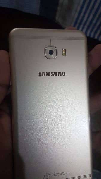 Samsung's Galaxy C7 PRO 1