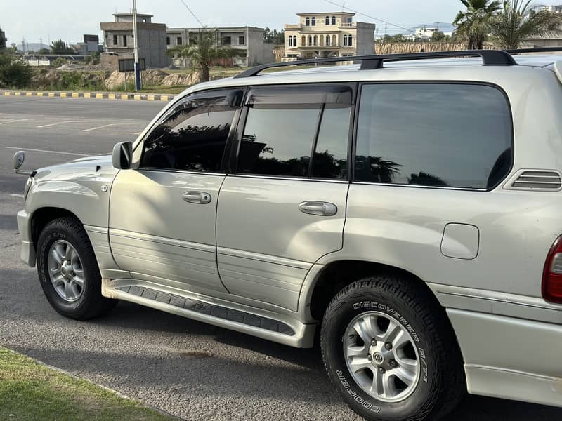 Toyota Land Cruiser VX Limited 1999 6