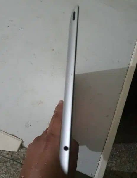 Ipad 4th generation New condition 9