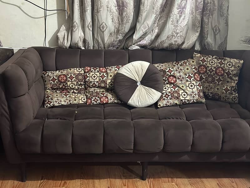 Brand new sofa only one month used urgent sale because of shifting 1