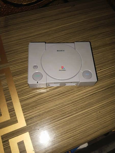 PLAYSTATION CLASSIC WITH 20 GAMES WITH WARRANTY 3