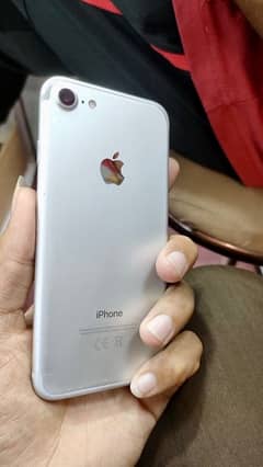 iPhone 7 silver Color 128gb pta approved