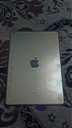 iPad 7th Gen for Sale Excellent Condition !(Touch Works Automatically)