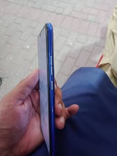 tecno spark 6 go 4/64 with charger all OK thoda sa touch brack he