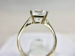 Solitaire type Gold Ring