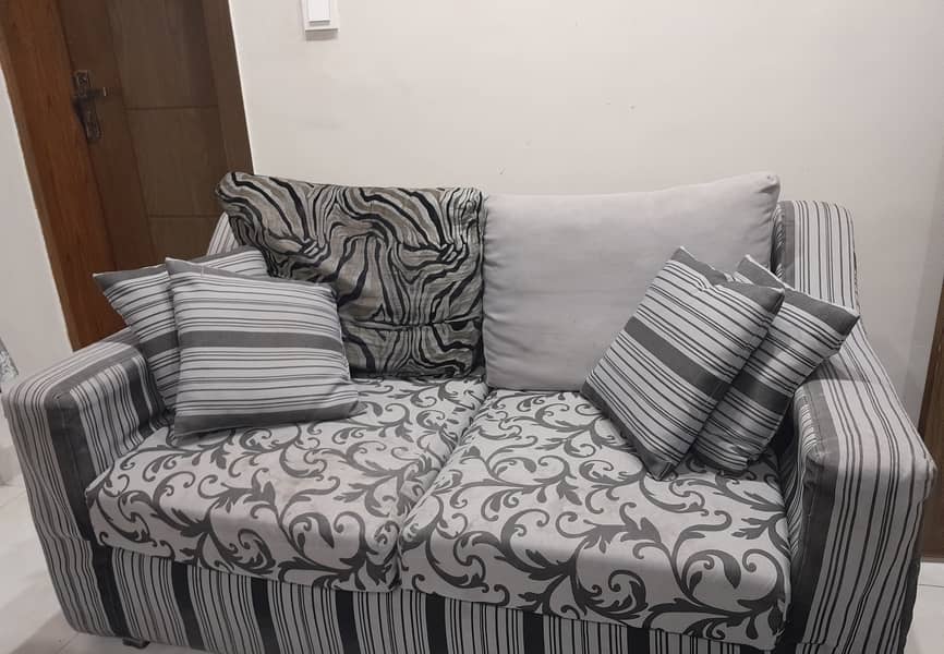 7 seater Sofa For Sale. 1