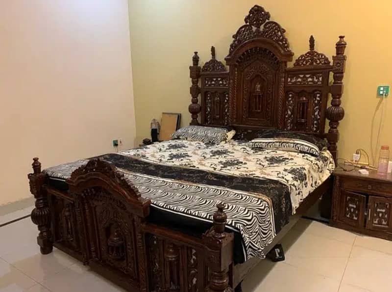 Grand solid wood bed set with side tables and dressing table 1