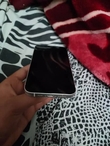 IPhone 12 64 GB Non PTA 3