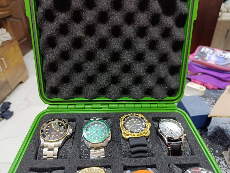 Invicta Designed Watch collection box with eight slots 4