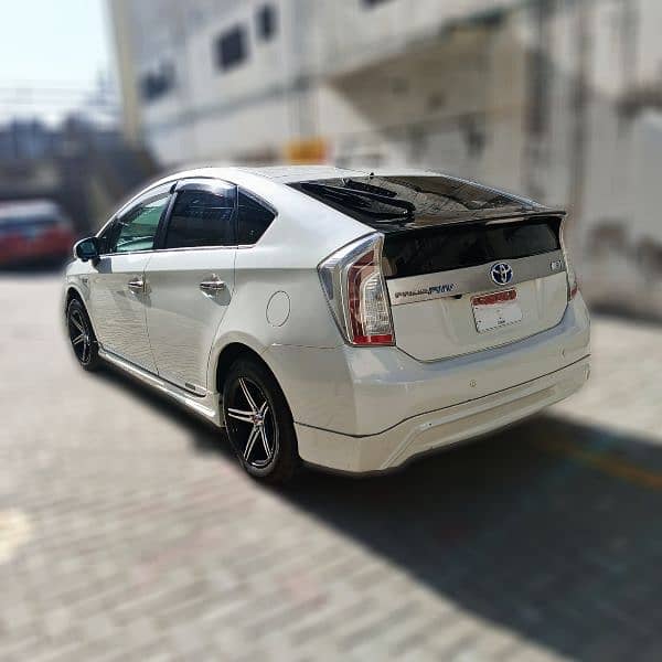 Toyota Prius 2013 5