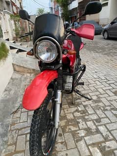 Yamaha YBR G Red 2020 low mileage