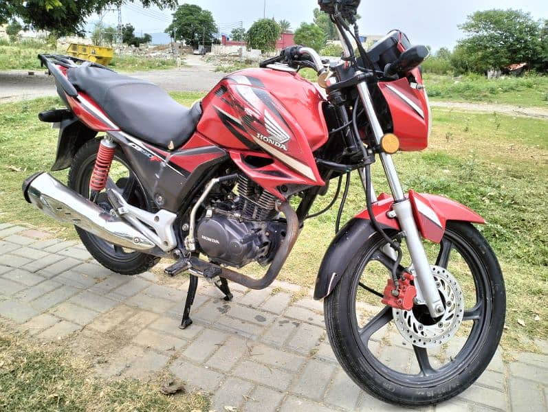 Honda CB 150F 4