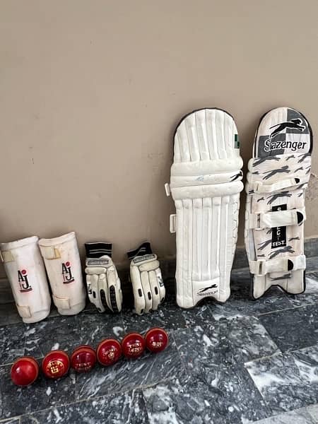 slightly used complete cricket kit with Lords brand kit bag 2