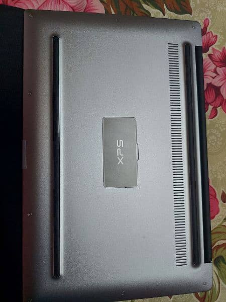 Dell XPS 13 - 7th Gen Core-i7 16GB RAM 512GB SSD (Urgent sale) 8