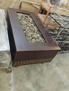 Center table / sofa table / table / console / furniture