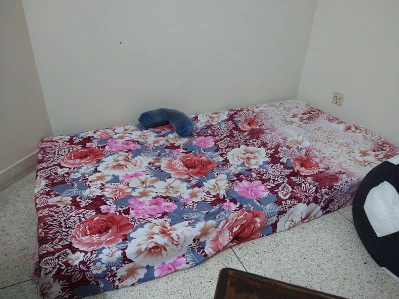 Mattress available for sale urgent 6 by 4 0