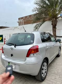 Toyota Vitz 2009/2013 full option