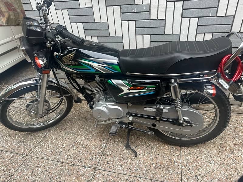 Honda  CG 125 2023-24 3