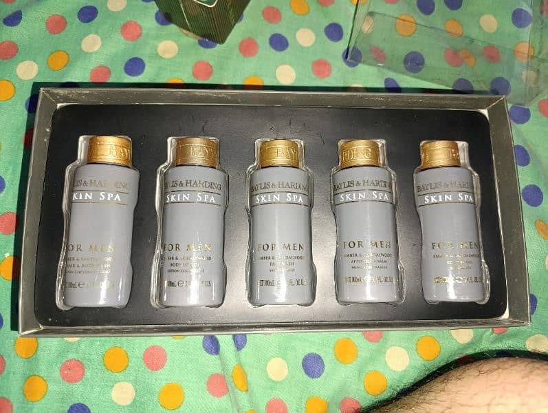 baylis and harding gift set made in England 1