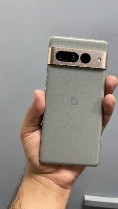 Google pixel 7 pro (12/128) with box - dslr like camera, pubg