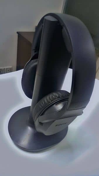 Wireless Headphones / Sony Brand / Headphones for sale 1