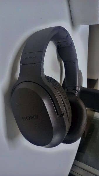 Wireless Headphones / Sony Brand / Headphones for sale 0