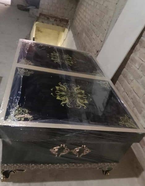Beautiful center table on sale ( contact number 03005161514) 1