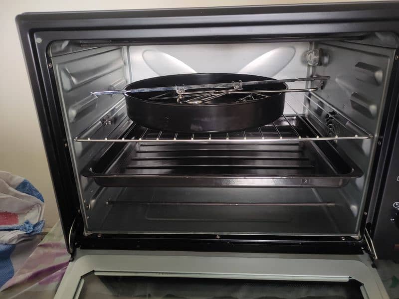 SIGNATURE ELECTRIC OVEN 7