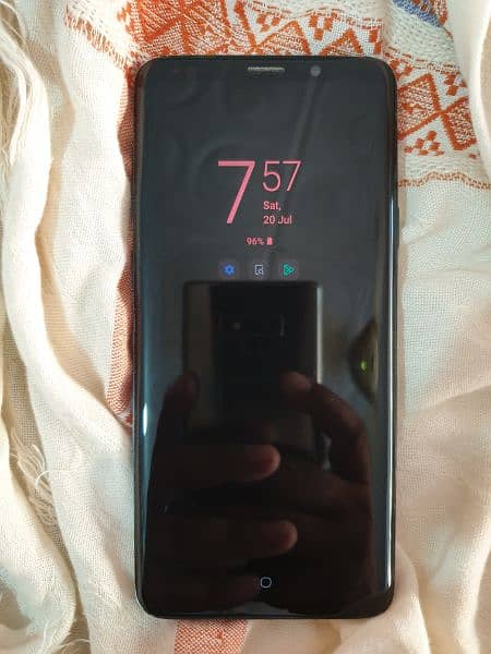 samsung s9 plus 6gb. 64gb with box offical pta dual sim all ok set 2