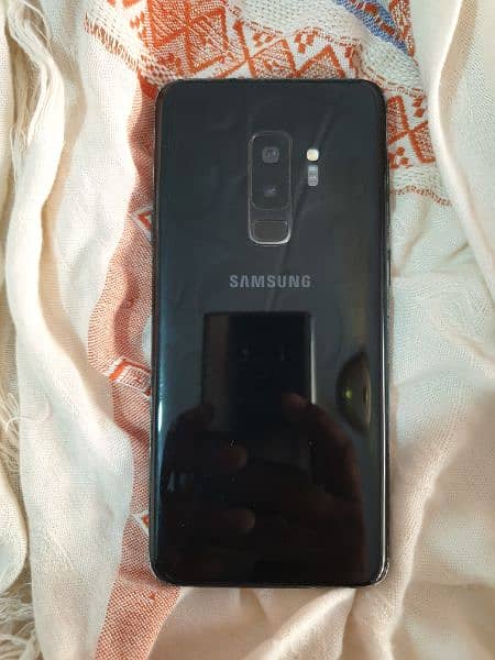 samsung s9 plus 6gb. 64gb with box offical pta dual sim all ok set 4