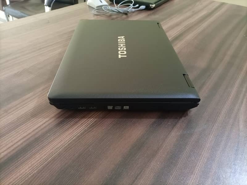 Toshiba A11-1EG  Core i5  1st Gen 4GB Ram 320GB HDD 2