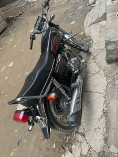 Honda 125 Black