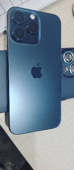 iphone 15 pro max 256 gb LL model Jv total 33 cycle used 100% battry h 0