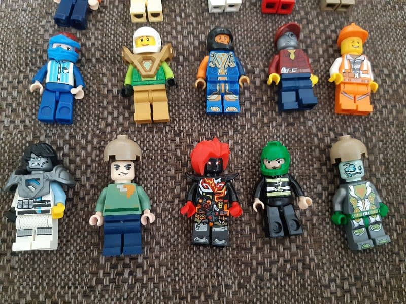 mini figures 4