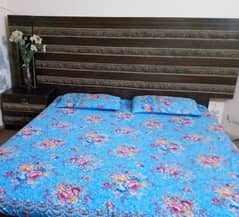 Large size Bed set with side tables. 0