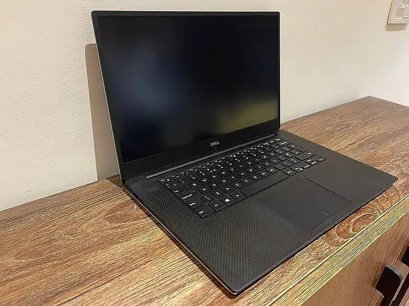 Dell Precision 5530 Core i7-8th Gen - Nvidia Quadro P1000 4 GB Dedicat 0