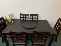 6 seater dining table (rotating centre piece)