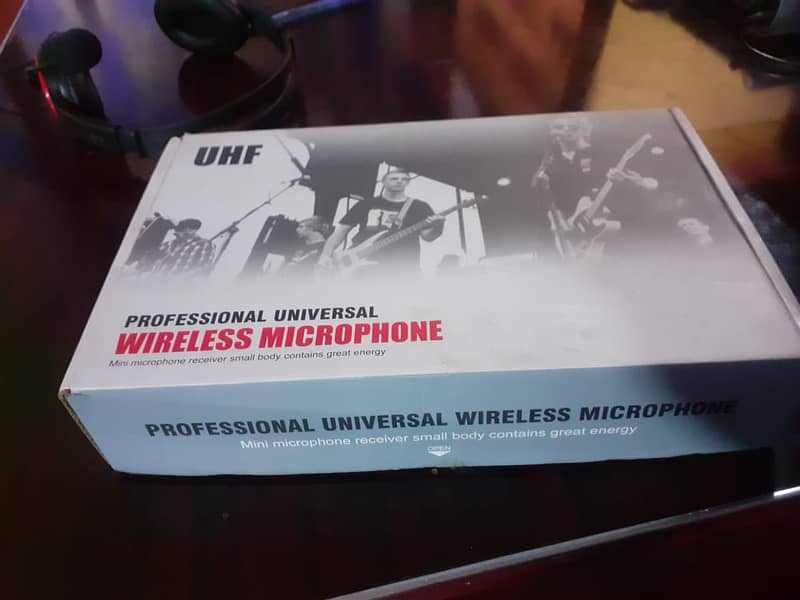 Wireless UHF Microphone Interview Pakistan 7