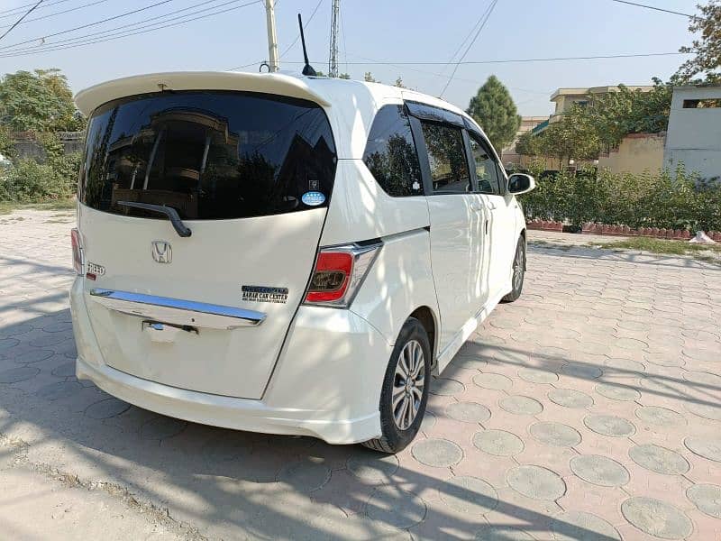 Honda Freed 2012 (3335189931) 4