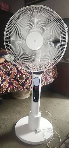 Fan. Charging Fan with touch and remote