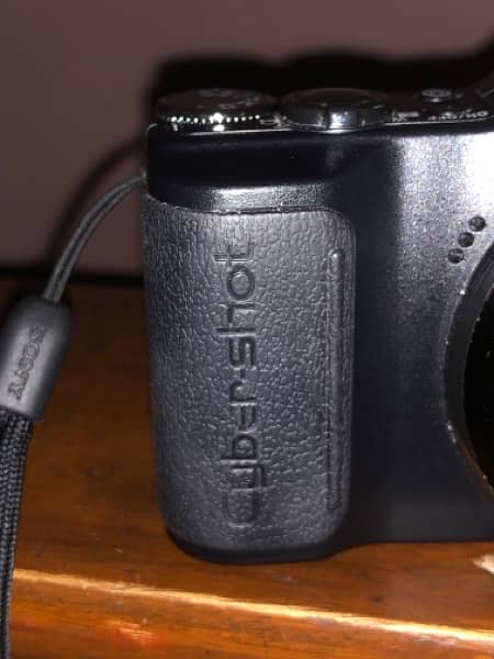 Sony cyber shot digital camera 10.1mp dsc h20 3